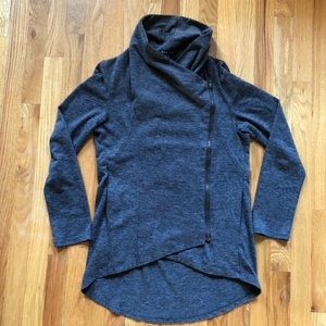 ModCloth airport greeting cardigan gray asymmetrical Fits like a medium